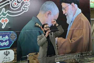 اجتماع بزرگ رویش سلیمانی ها در شام غریبان شهید سپهبد سلیمانی 